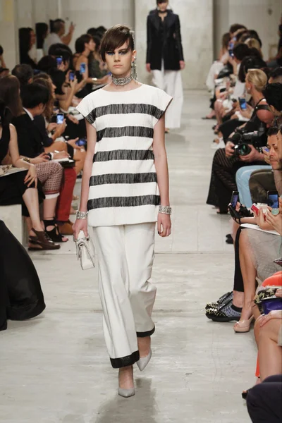 Look 9